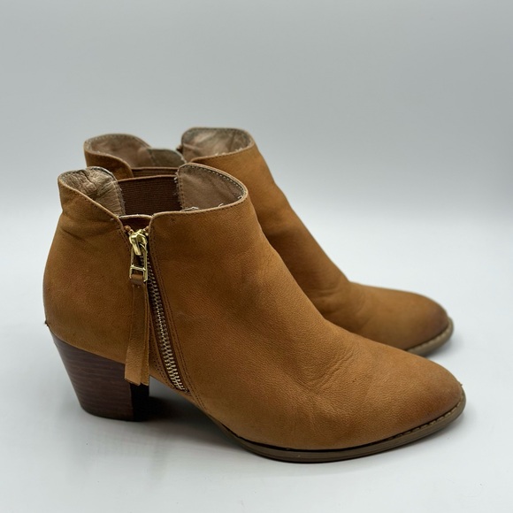 Vionic Women's Sterling Casual Booties in Saddle Leather Size 9 - Picture 2 of 9